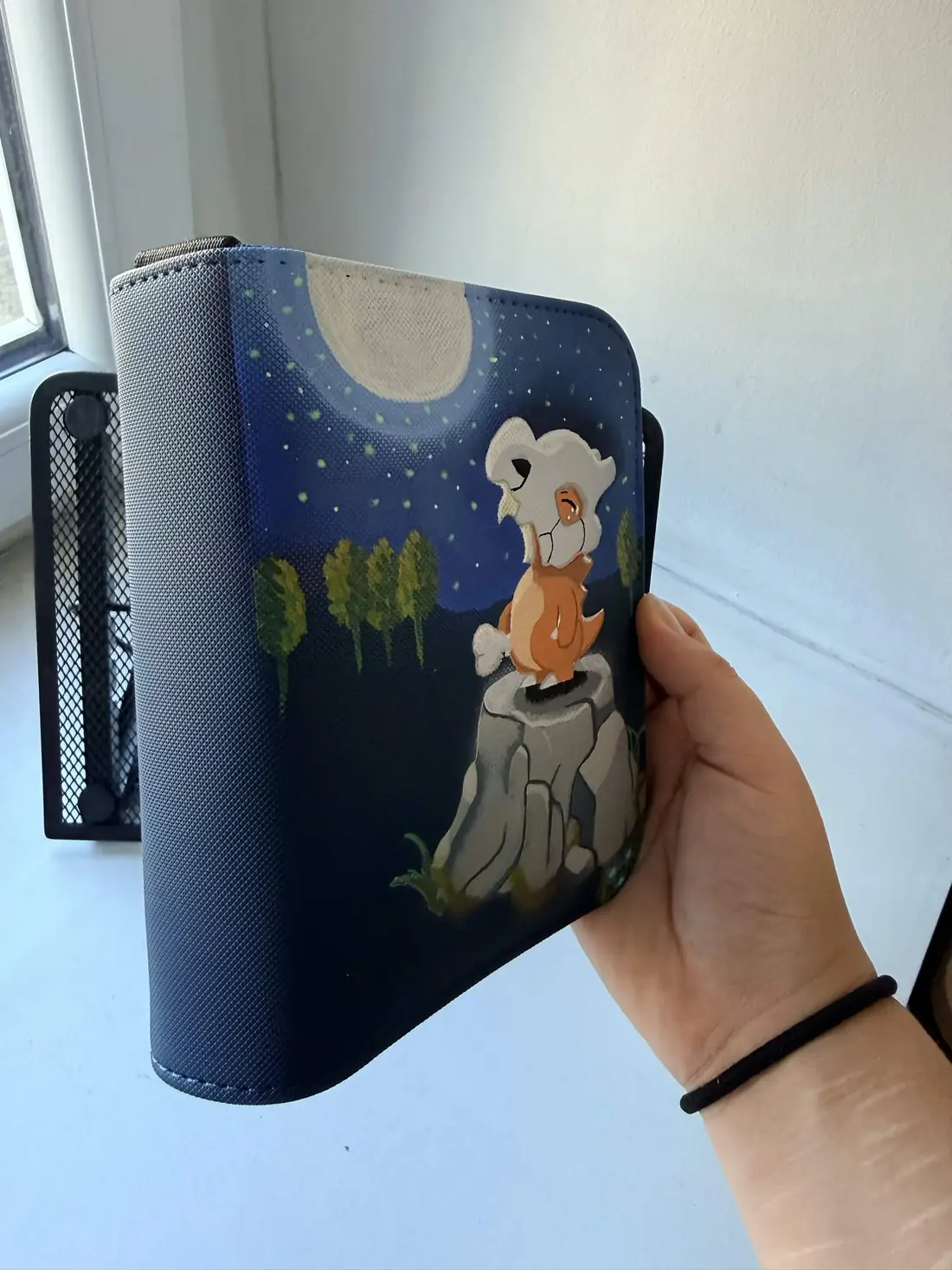 Binder Pokémon personnalisé peint à la main, phosphorescent, Osselait