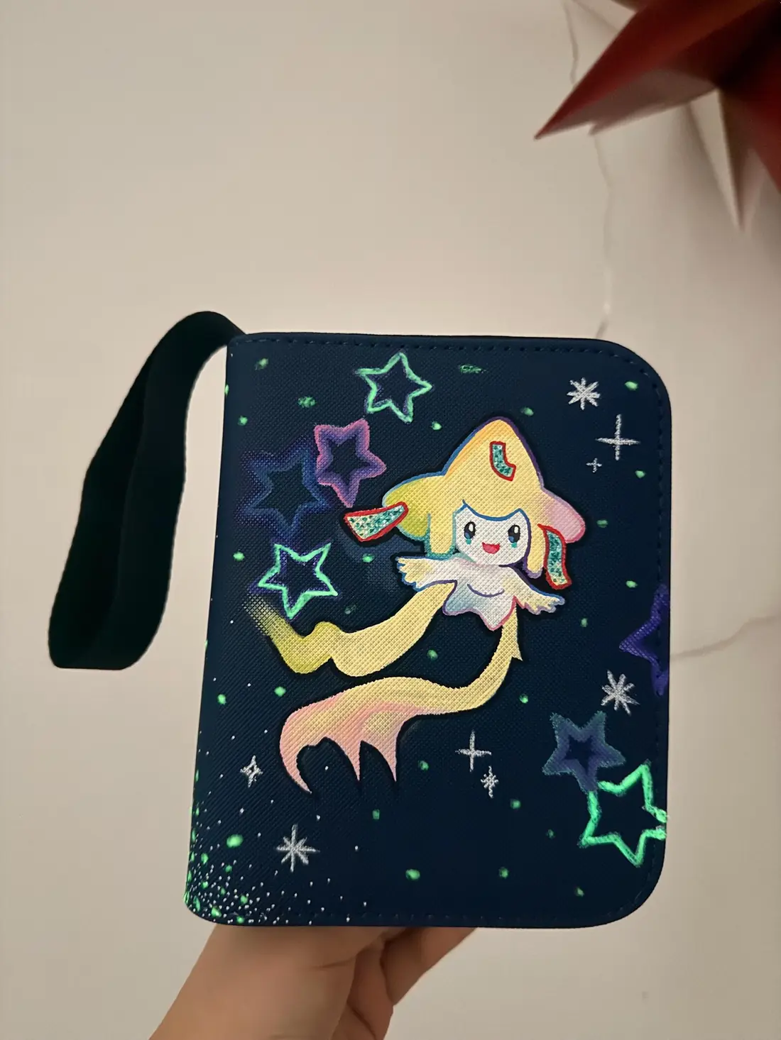 Binder Pokémon personnalisé peint à la main, phosphorescent, Jirachi