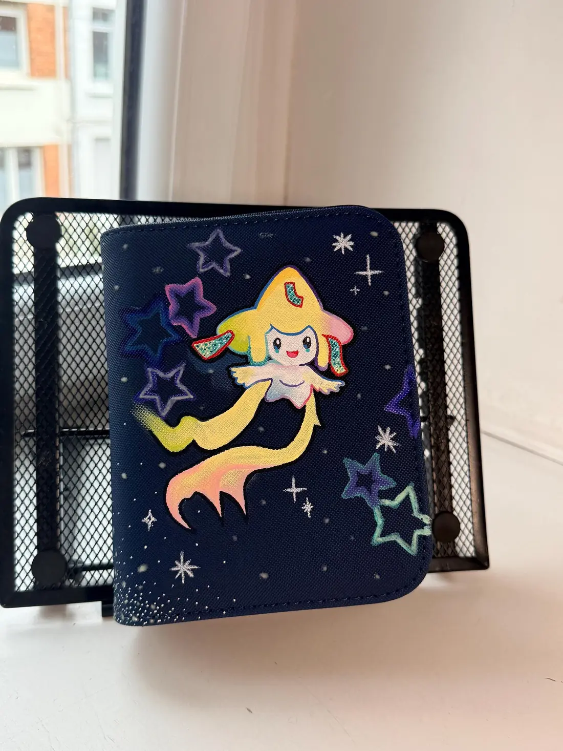 Binder Pokémon personnalisé peint à la main, phosphorescent, Jirachi