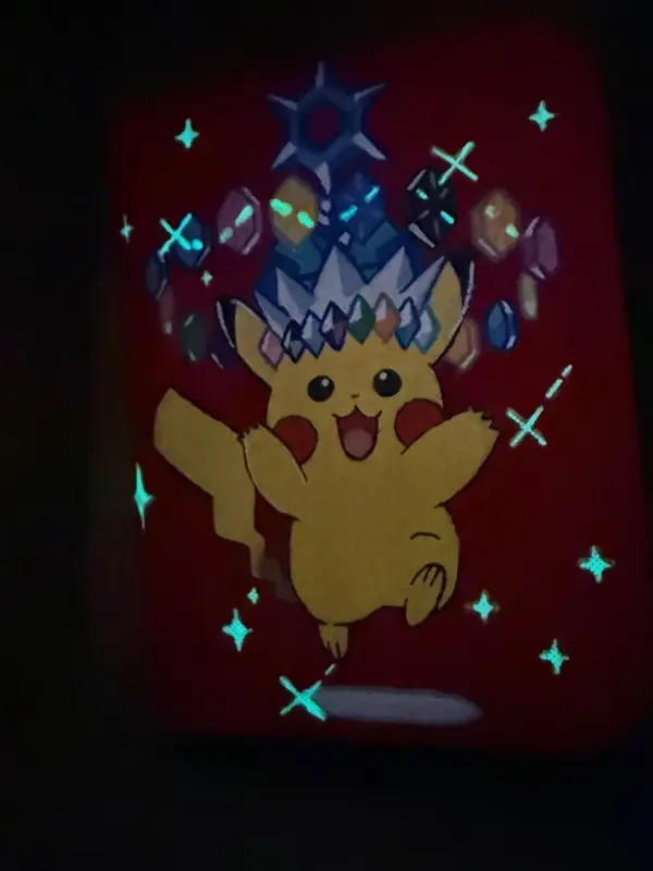 Binder Pokémon personnalisé peint à la main, phosphorescent, Pikachu