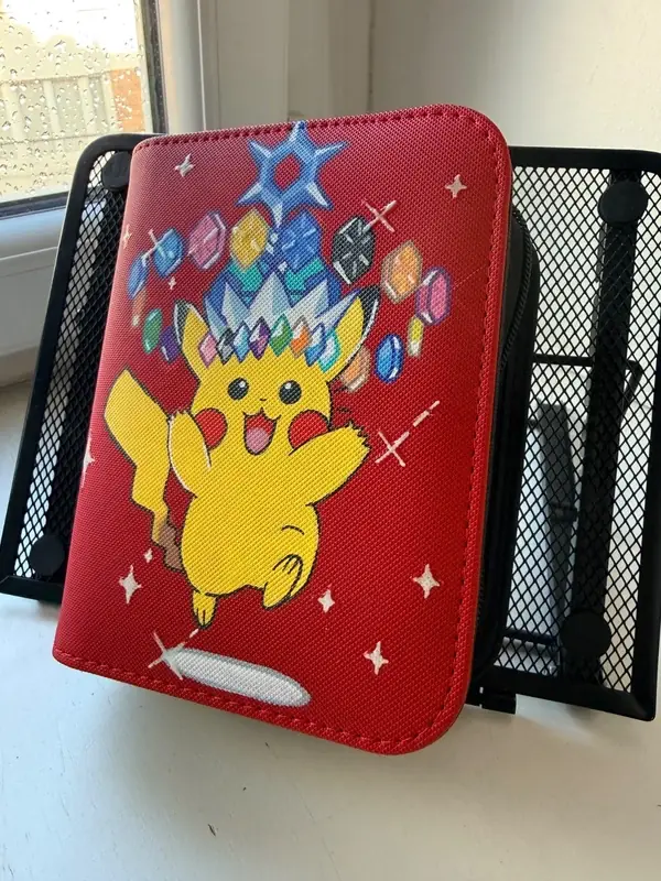 Binder Pokémon personnalisé peint à la main, phosphorescent, Pikachu