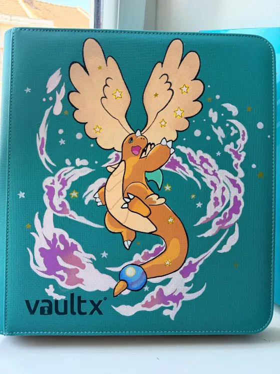 Binder Vault X personnalisé peint à la main, version Méga-Dracolosse