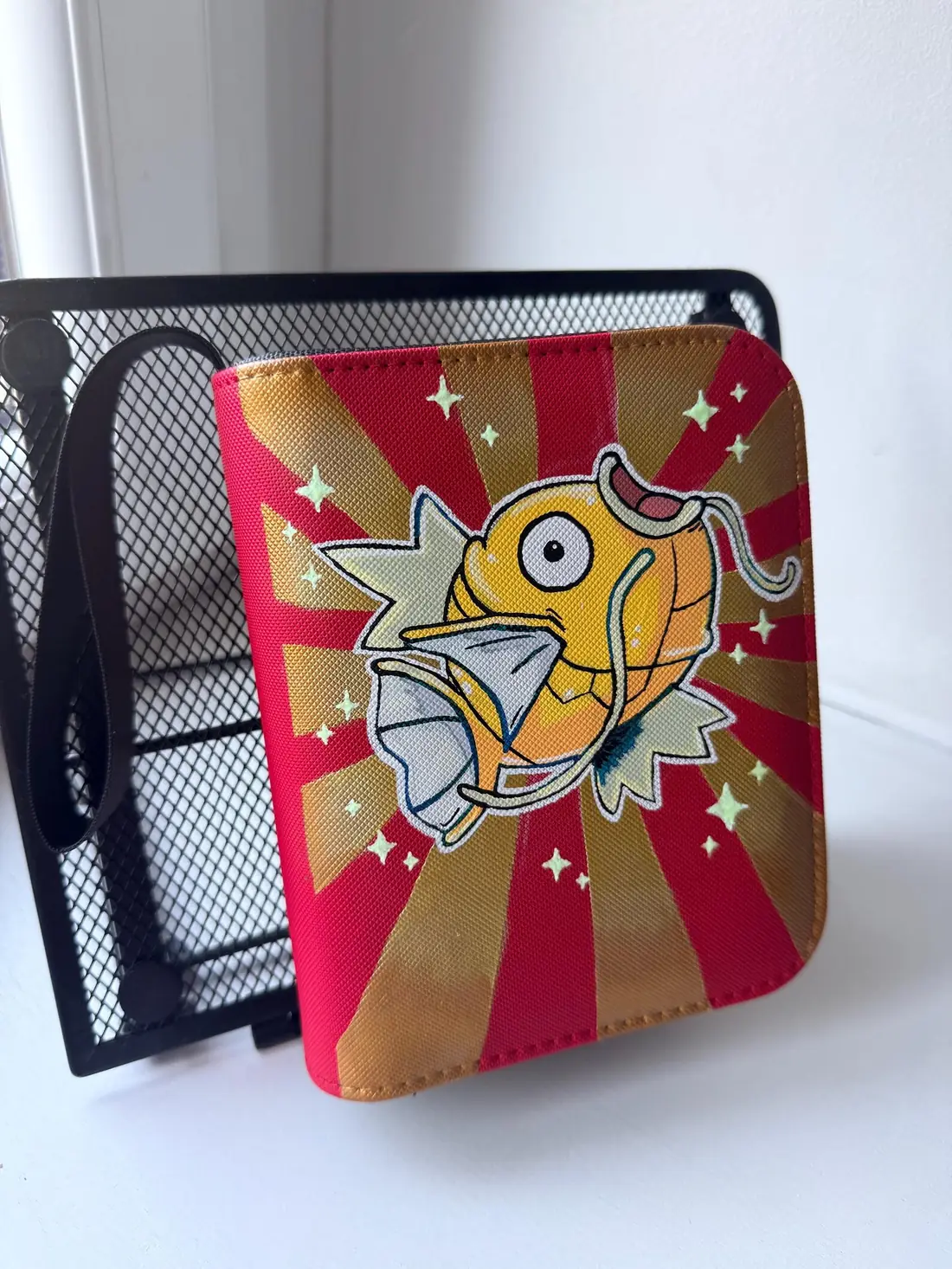Binder Pokémon personnalisé peint à la main, Magicarpe Shiny