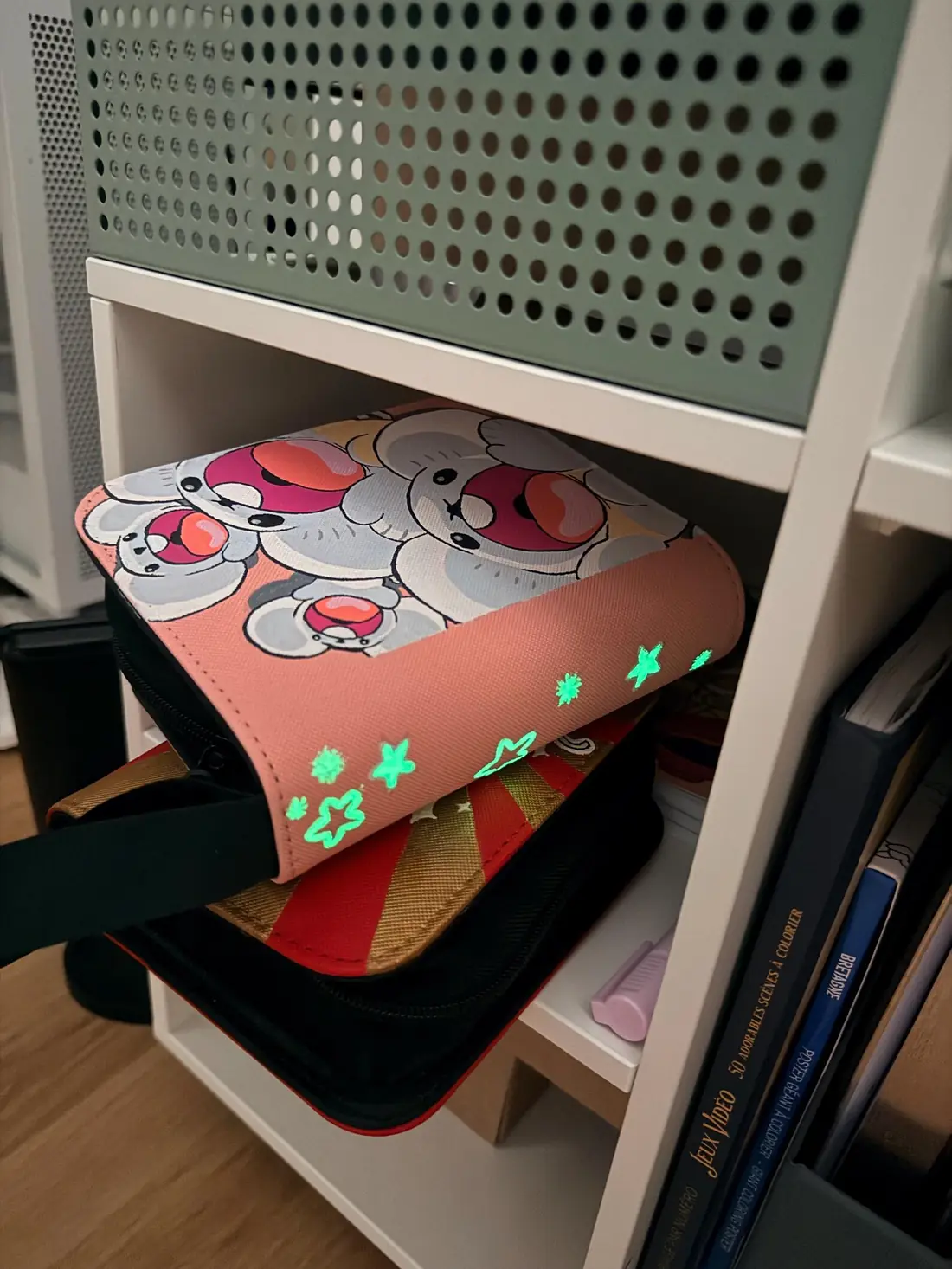 Binder Pokémon personnalisé peint à la main, Famignol Shiny